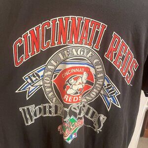 Vintage 1990 World Series T-Shirt – Cincinnati Reds vs Oakland A’s–MLB Baseball